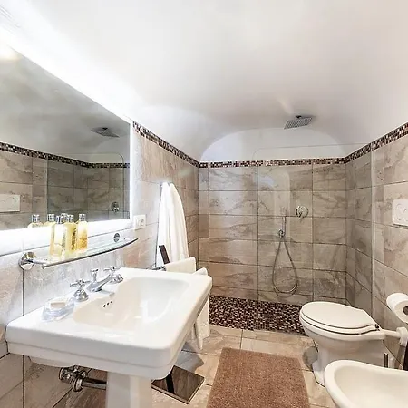 Sleeps 10 Pool Air Con Wifi Villa